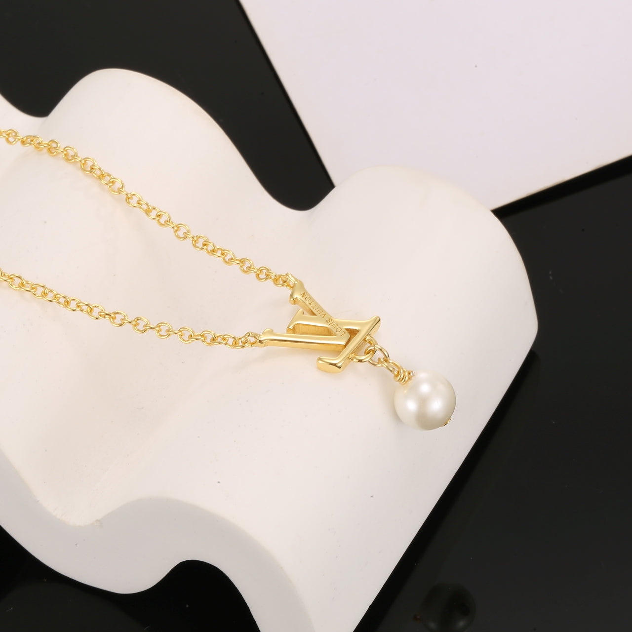 Louis Vuitton Luxury Necklace | Iconic Elegance & Boutique-Grade Quality 107
