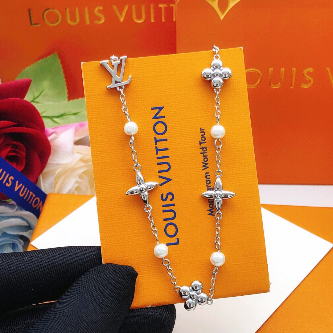 Louis Vuitton Luxury Necklace | Iconic Elegance & Boutique-Grade Quality 110