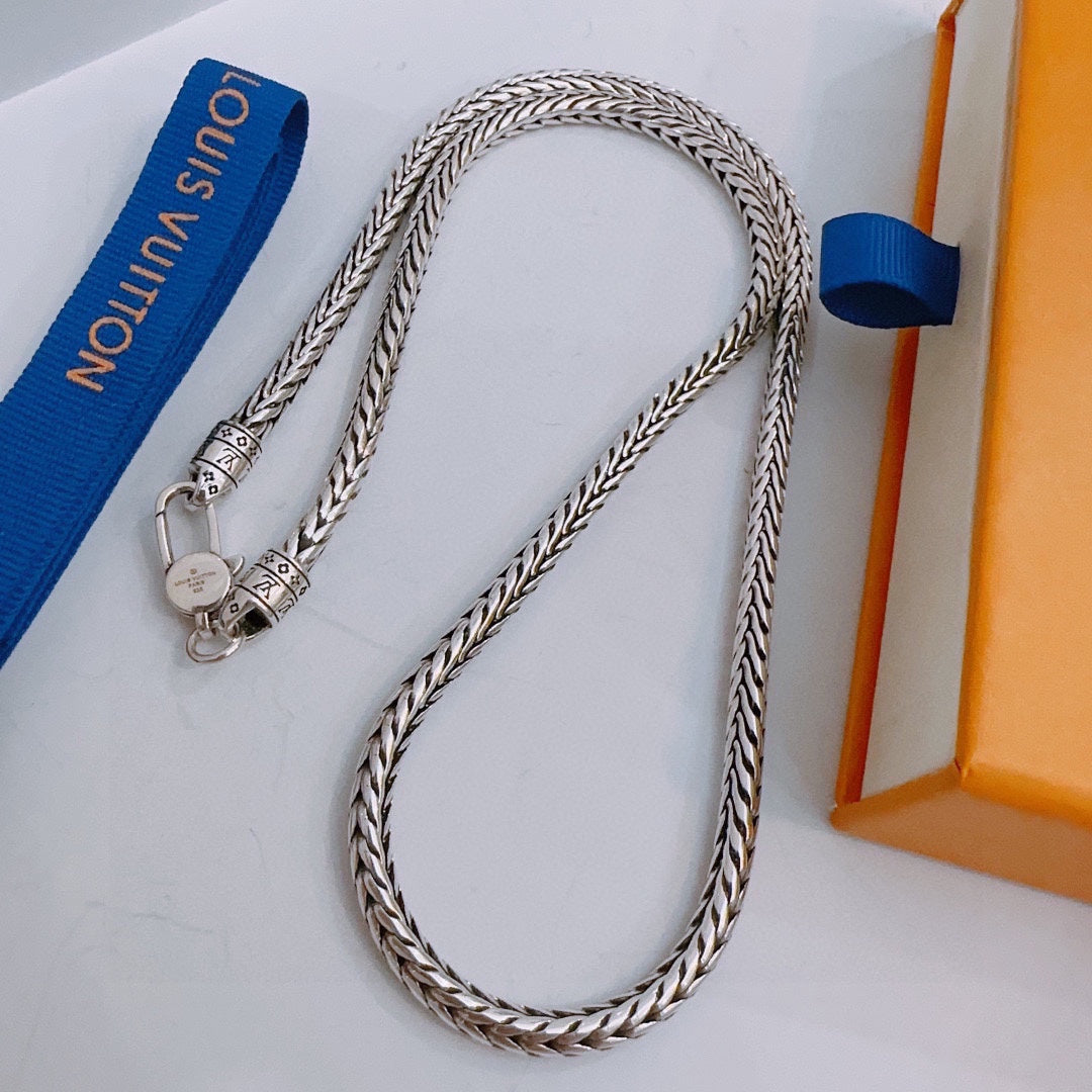 Louis Vuitton Luxury Necklace | Iconic Elegance & Boutique-Grade Quality 111