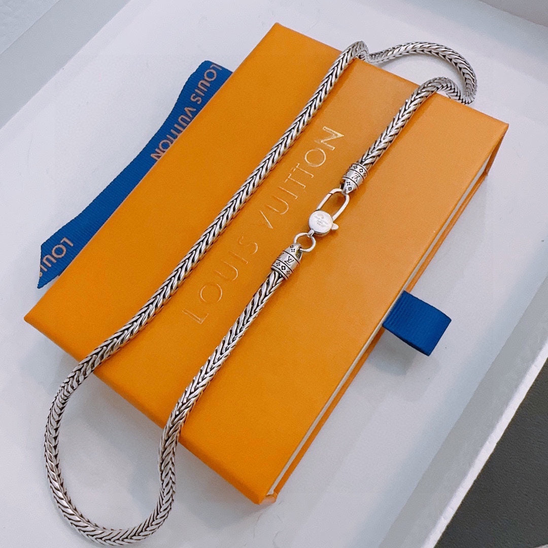 Louis Vuitton Luxury Necklace | Iconic Elegance & Boutique-Grade Quality 111