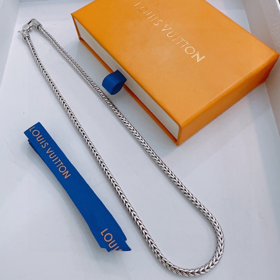 Louis Vuitton Luxury Necklace | Iconic Elegance & Boutique-Grade Quality 111