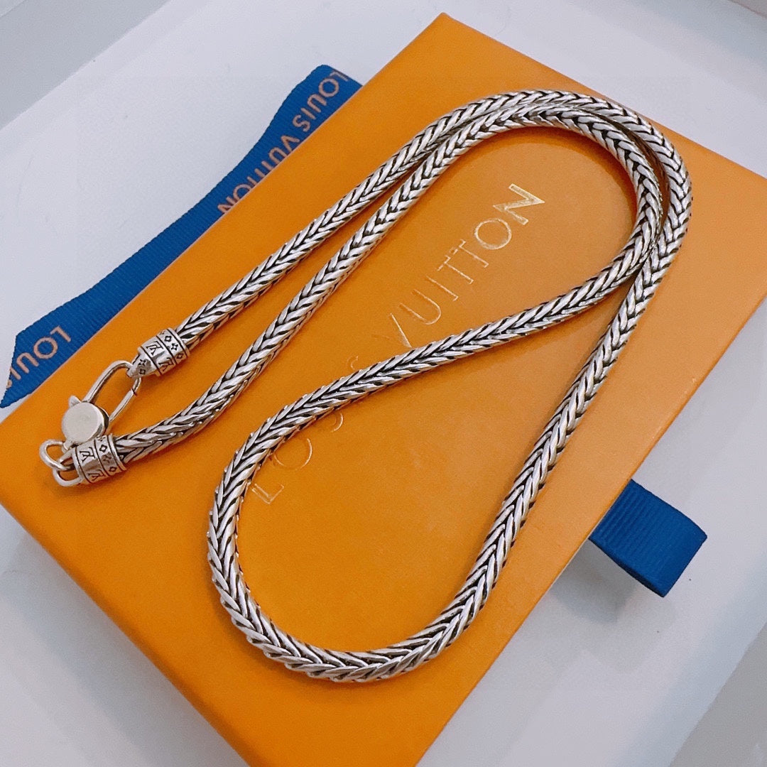 Louis Vuitton Luxury Necklace | Iconic Elegance & Boutique-Grade Quality 111