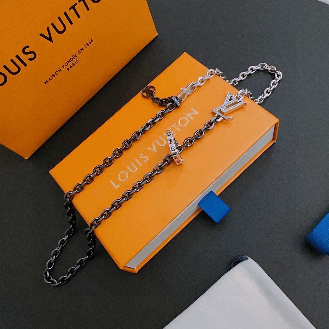 Louis Vuitton Luxury Necklace | Iconic Elegance & Boutique-Grade Quality 128