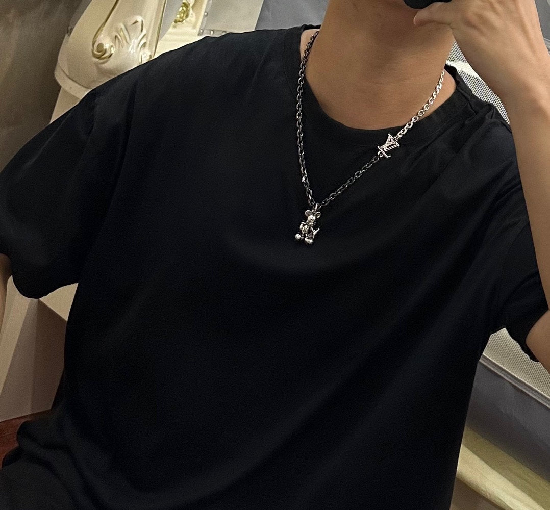 Louis Vuitton Luxury Necklace | Iconic Elegance & Boutique-Grade Quality 138