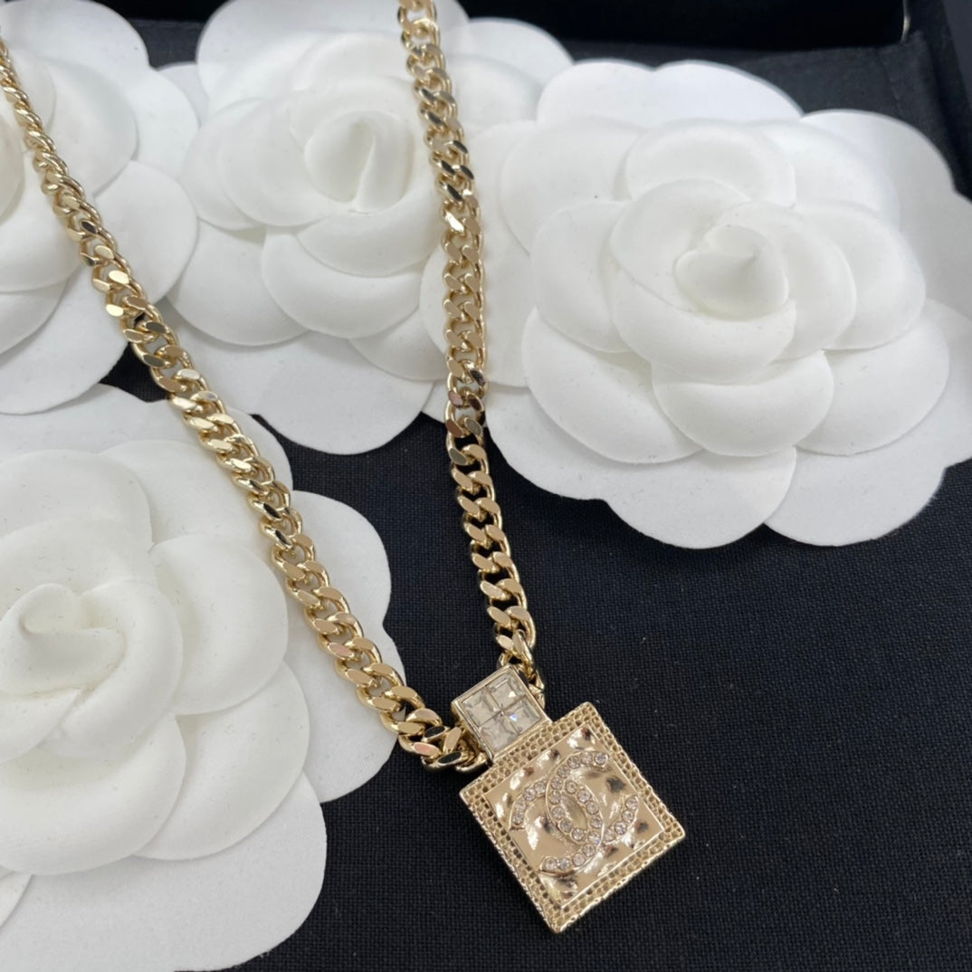 Chanel Luxury Necklace | Timeless Elegance & Boutique-Grade Quality 05