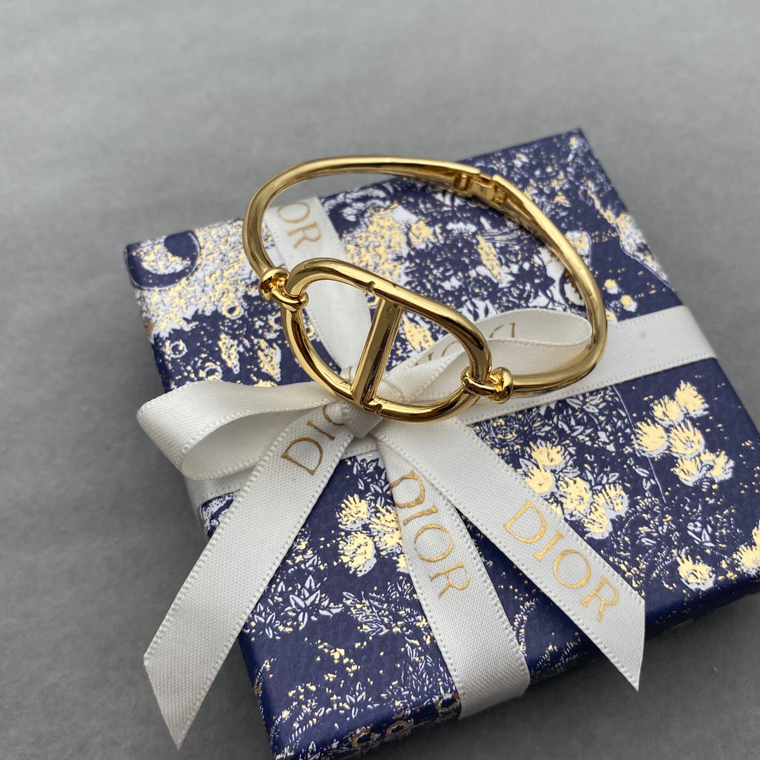 Dior Luxury Bracelet | Iconic Elegance & Boutique-Grade Quality 03