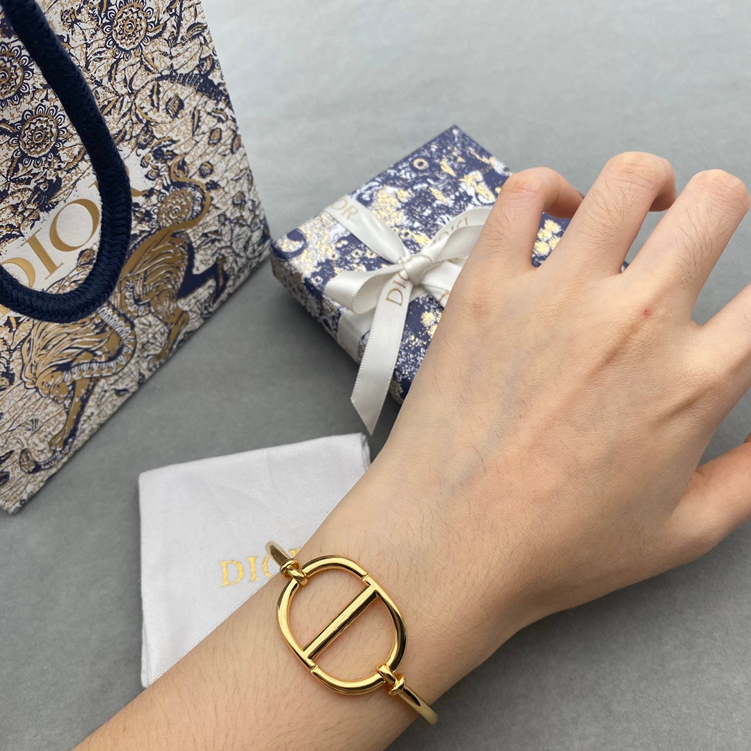 Dior Luxury Bracelet | Iconic Elegance & Boutique-Grade Quality 03