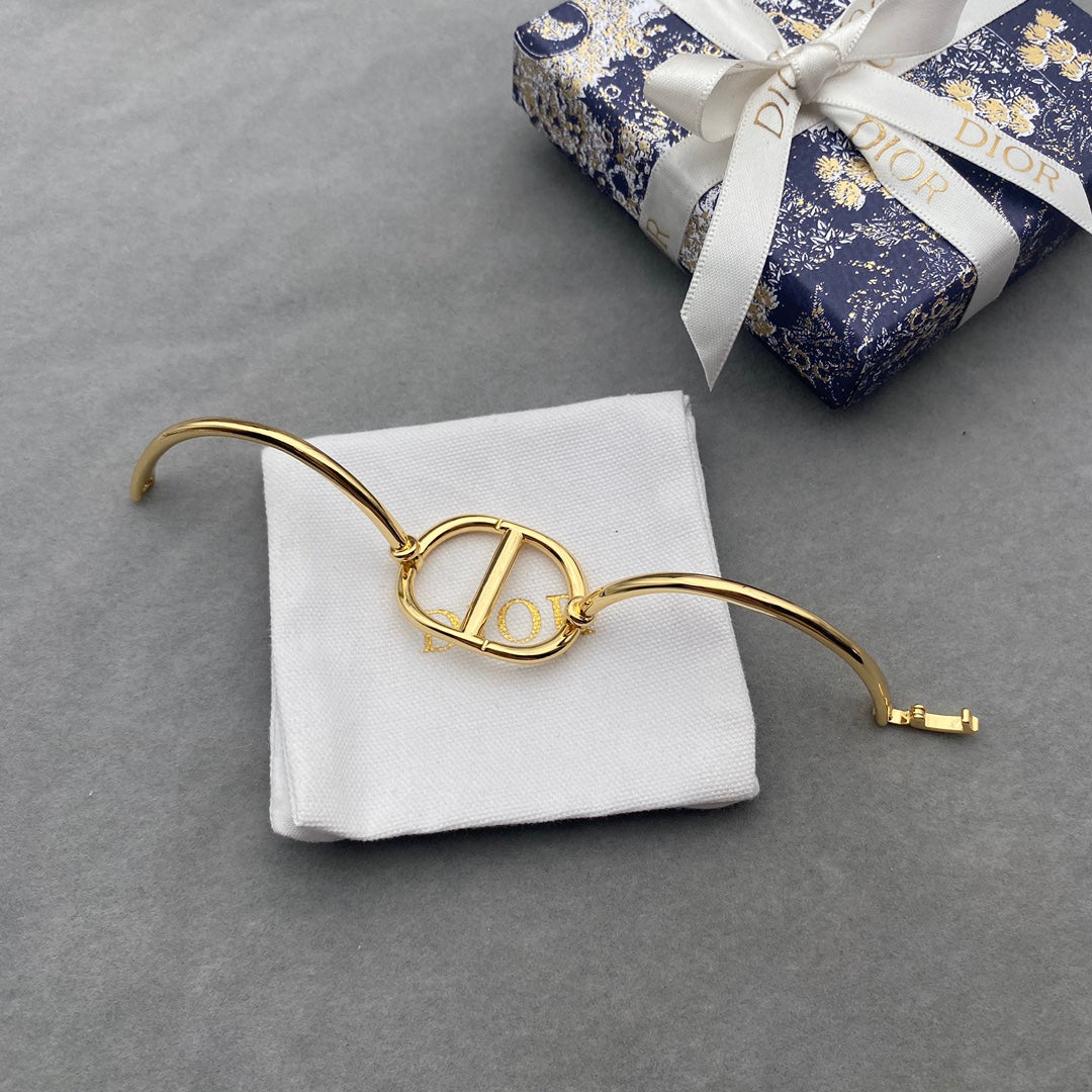 Dior Luxury Bracelet | Iconic Elegance & Boutique-Grade Quality 03