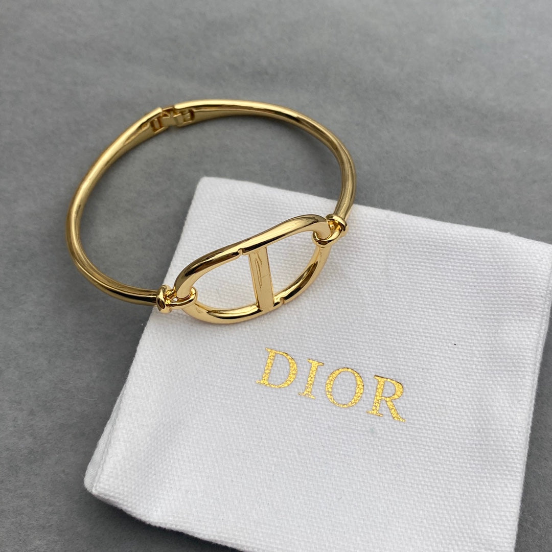 Dior Luxury Bracelet | Iconic Elegance & Boutique-Grade Quality 03