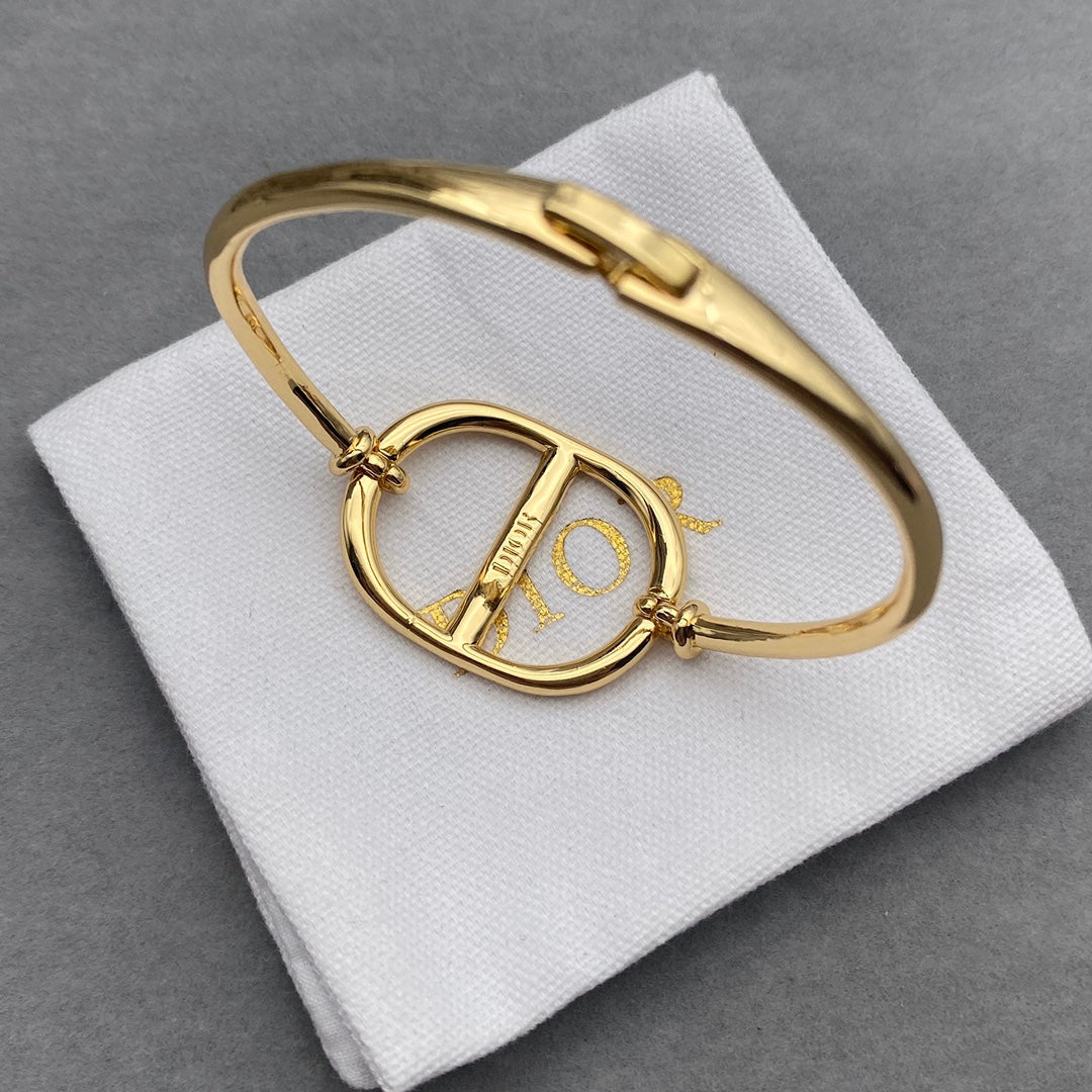 Dior Luxury Bracelet | Iconic Elegance & Boutique-Grade Quality 03