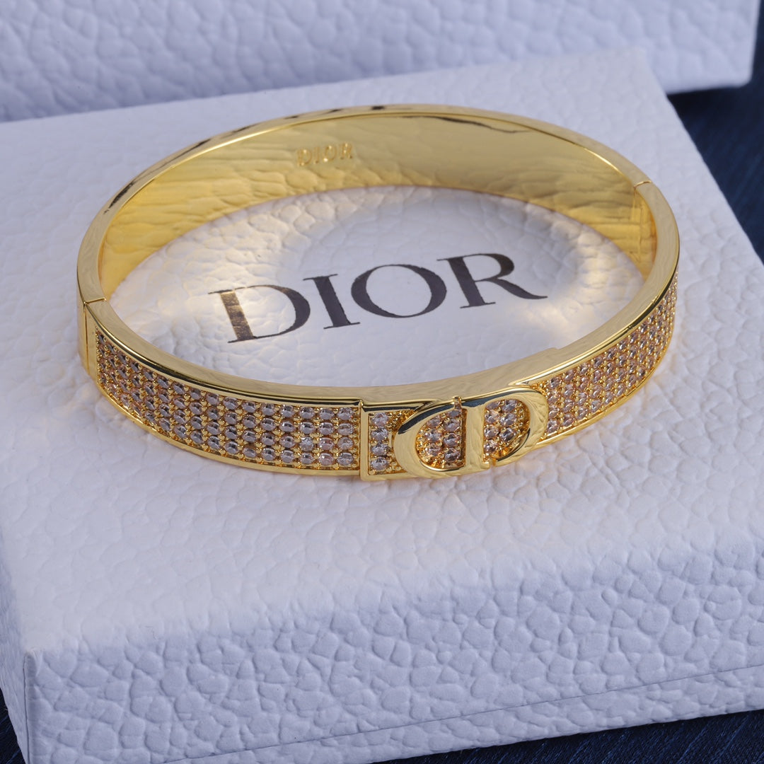 Dior Luxury Bracelet | Iconic Elegance & Boutique-Grade Quality 06