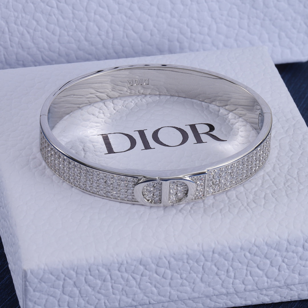 Dior Luxury Bracelet | Iconic Elegance & Boutique-Grade Quality 06