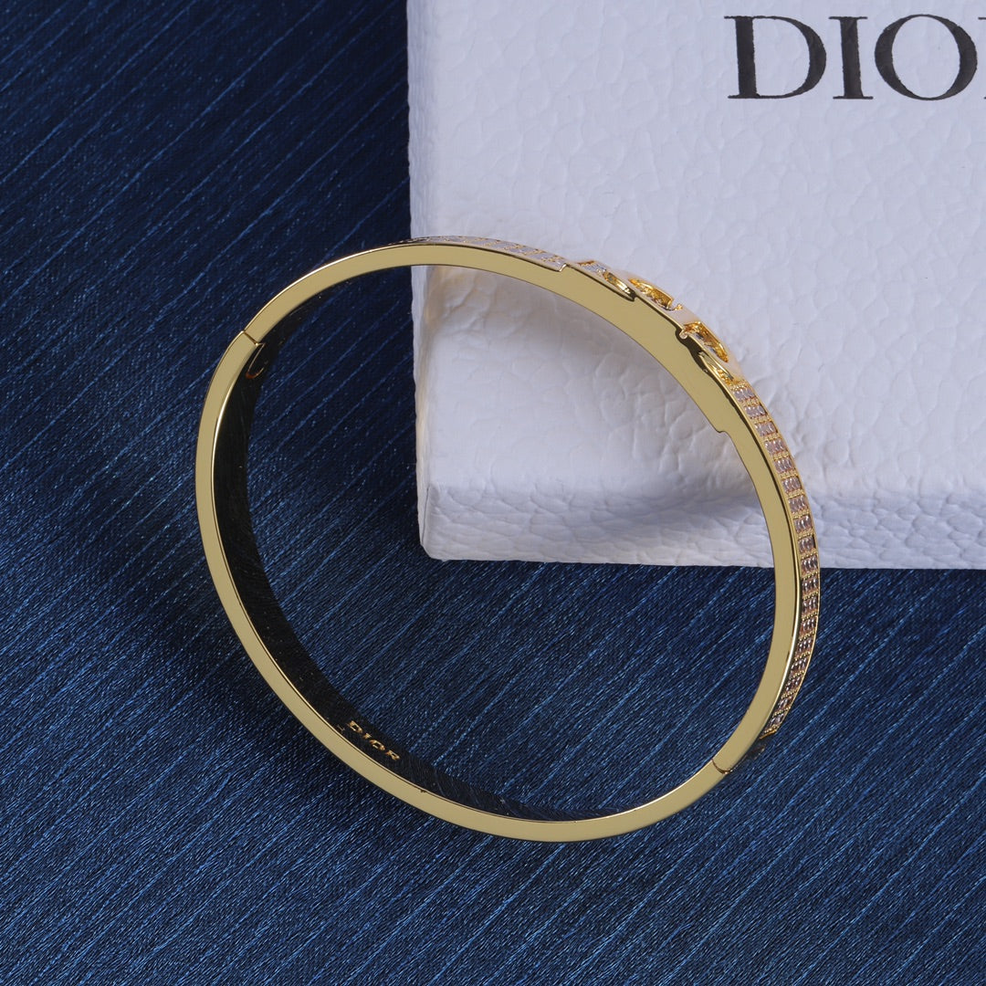 Dior Luxury Bracelet | Iconic Elegance & Boutique-Grade Quality 06