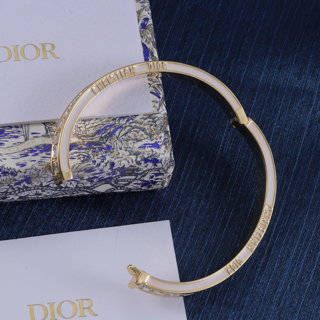 Dior Luxury Bracelet | Iconic Elegance & Boutique-Grade Quality 13