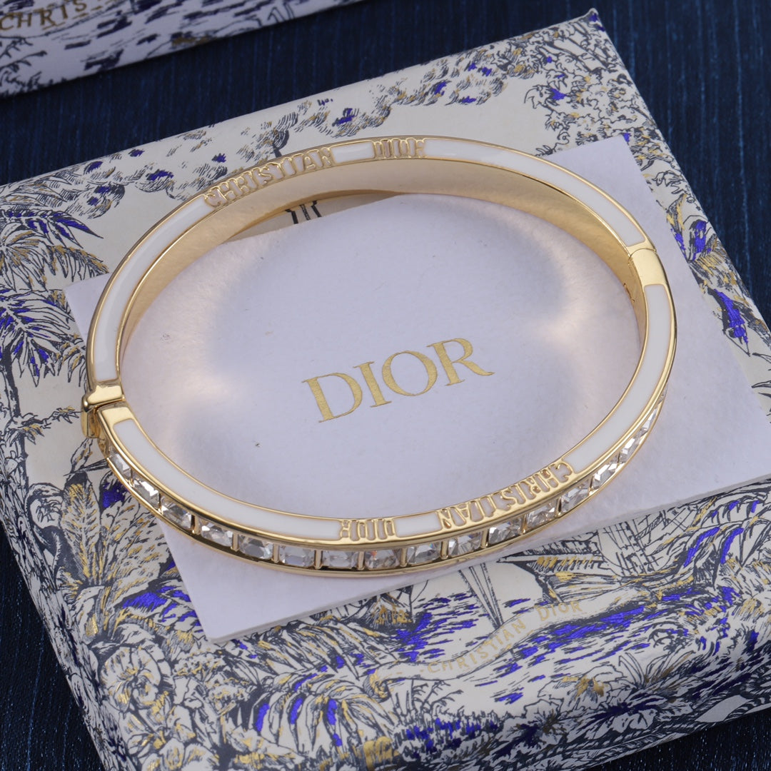 Dior Luxury Bracelet | Iconic Elegance & Boutique-Grade Quality 13