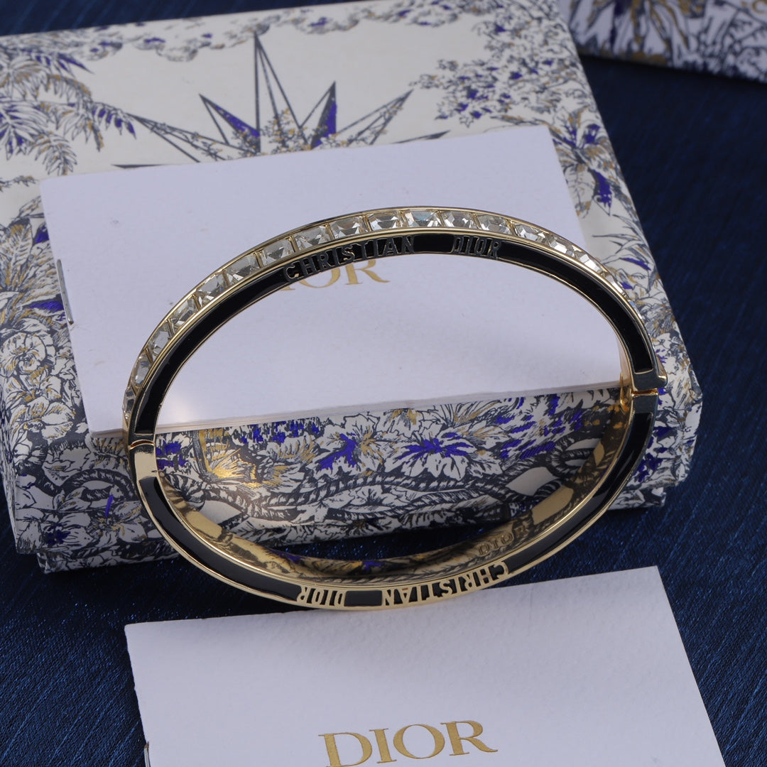 Dior Luxury Bracelet | Iconic Elegance & Boutique-Grade Quality 13
