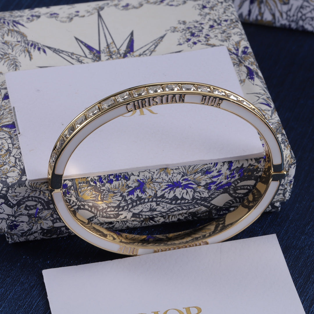 Dior Luxury Bracelet | Iconic Elegance & Boutique-Grade Quality 13