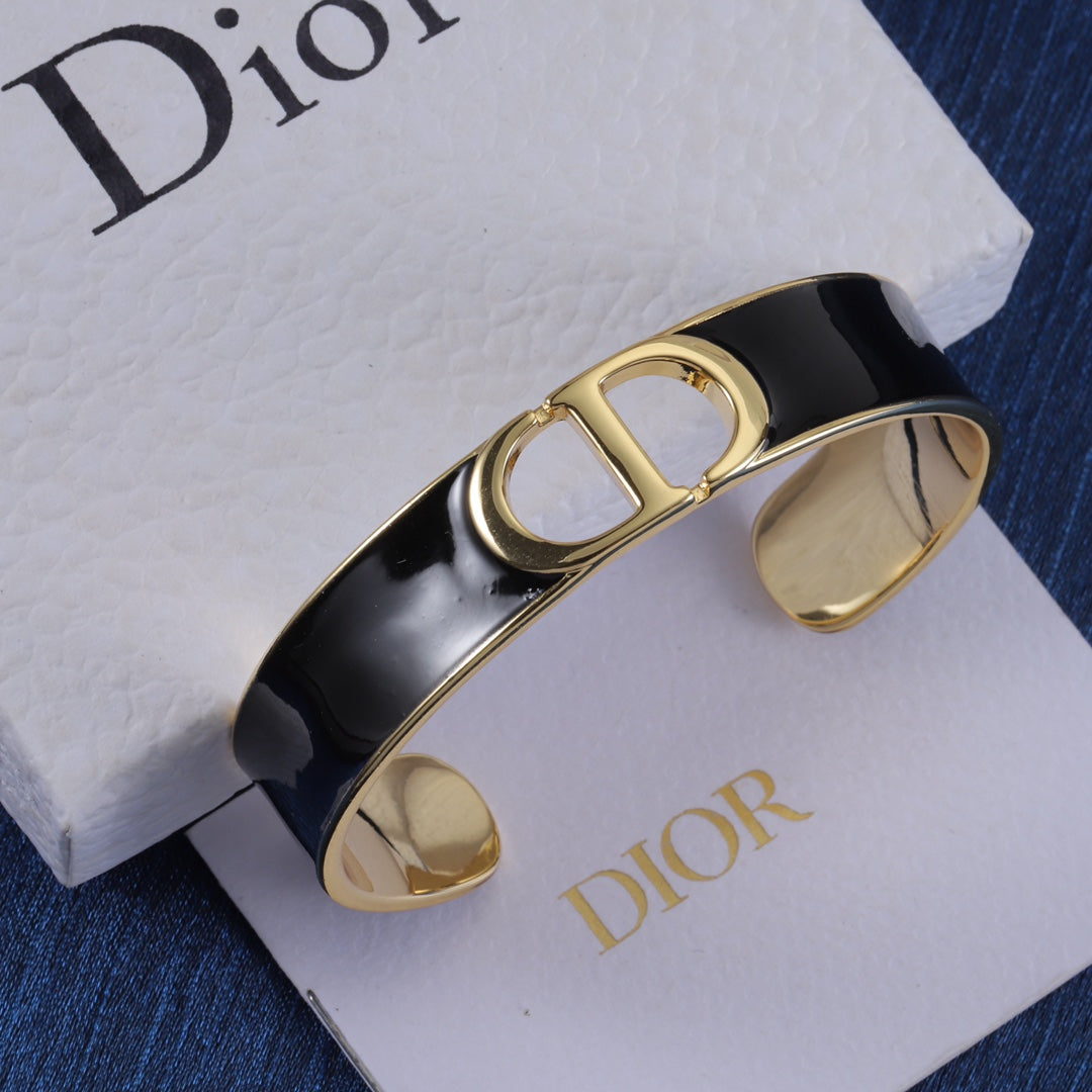 Dior Luxury Bracelet | Iconic Elegance & Boutique-Grade Quality 16