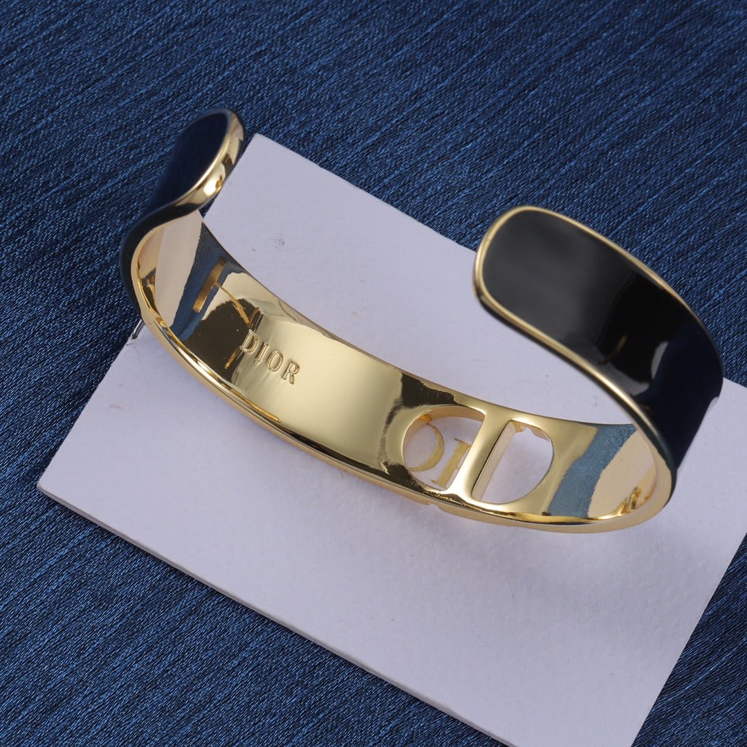Dior Luxury Bracelet | Iconic Elegance & Boutique-Grade Quality 16