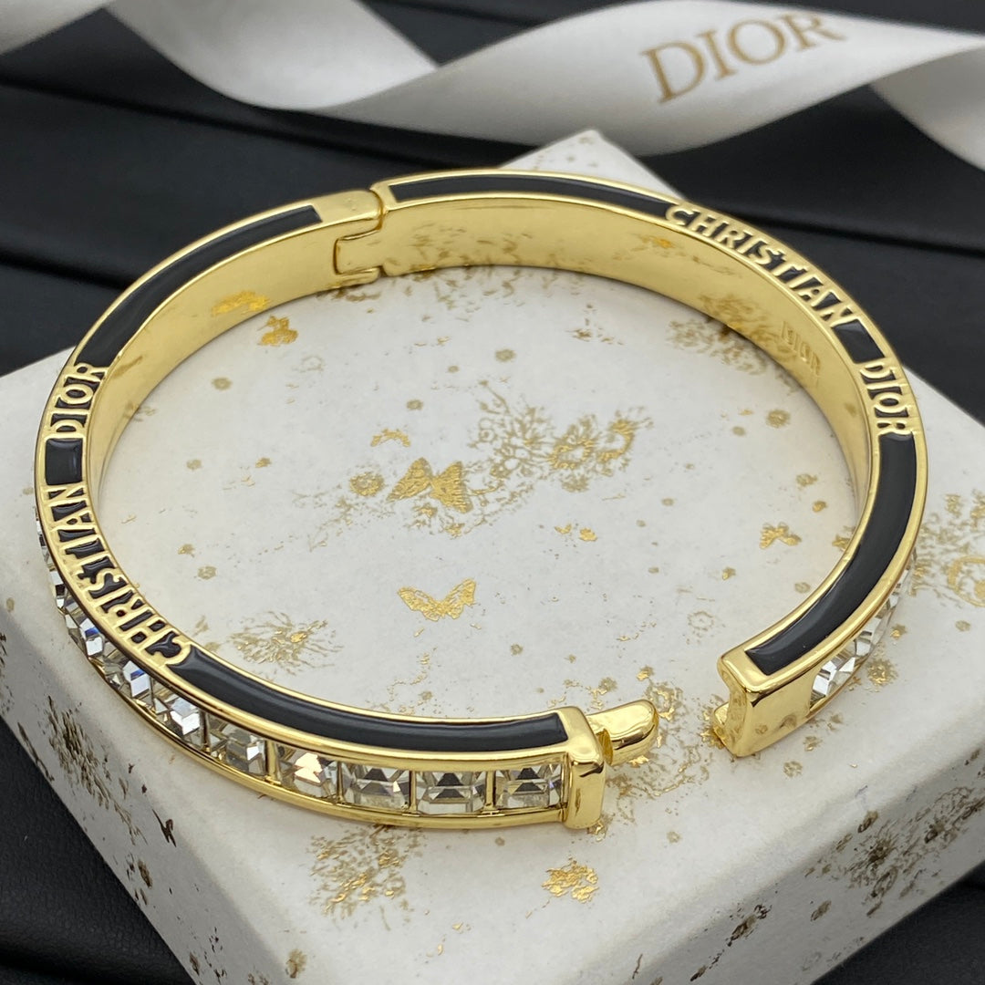 Dior Luxury Bracelet | Iconic Elegance & Boutique-Grade Quality 18