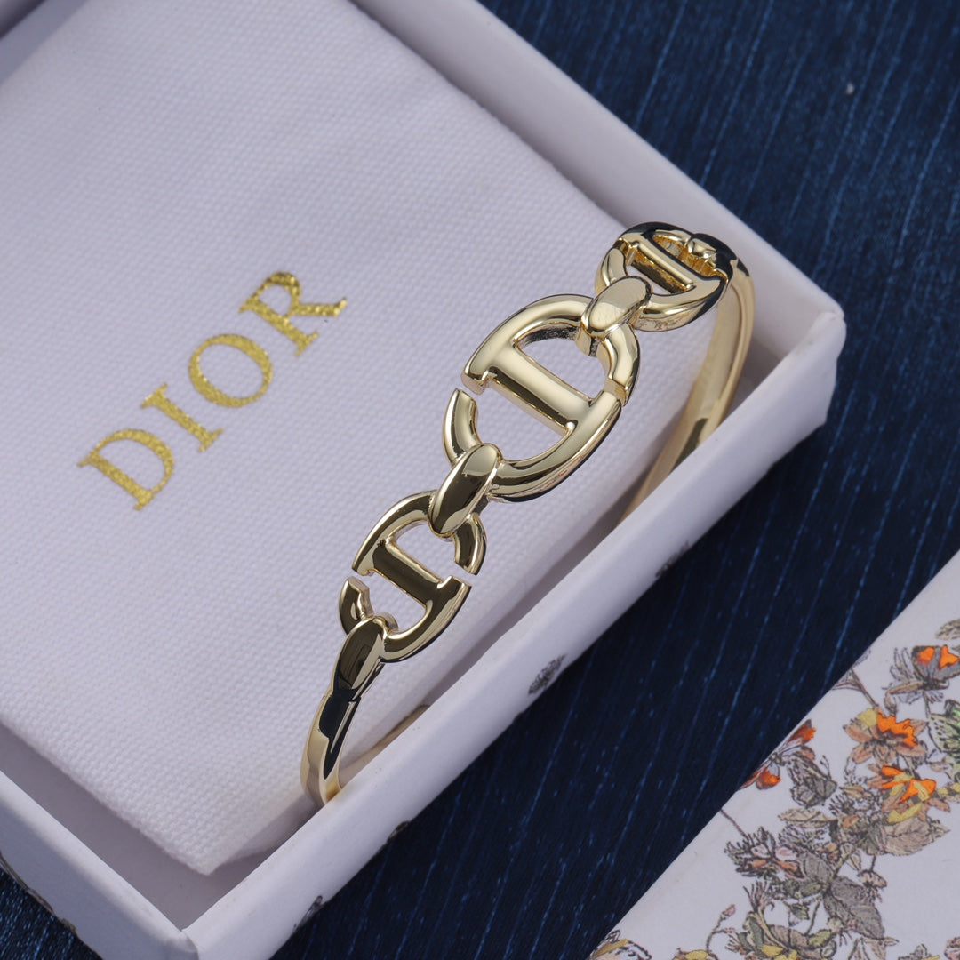 Dior Luxury Bracelet | Iconic Elegance & Boutique-Grade Quality 23