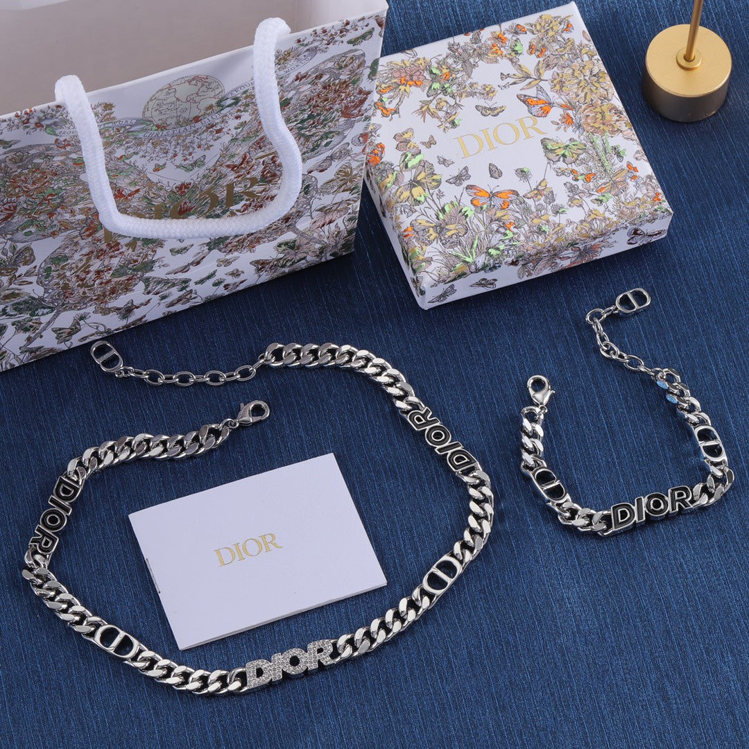 Dior Luxury Bracelet | Iconic Elegance & Boutique-Grade Quality 40