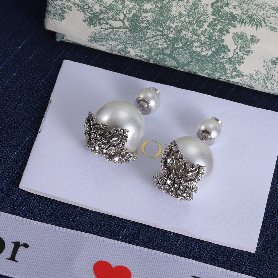Dior Luxury Earrings | Timeless Elegance & Boutique-Grade Quality 06